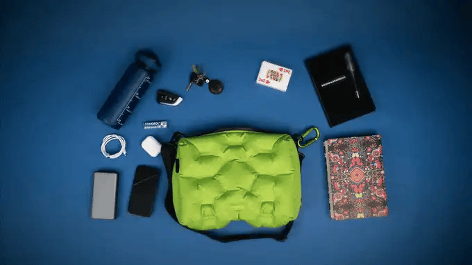 Compact Unitymarts messenger bag