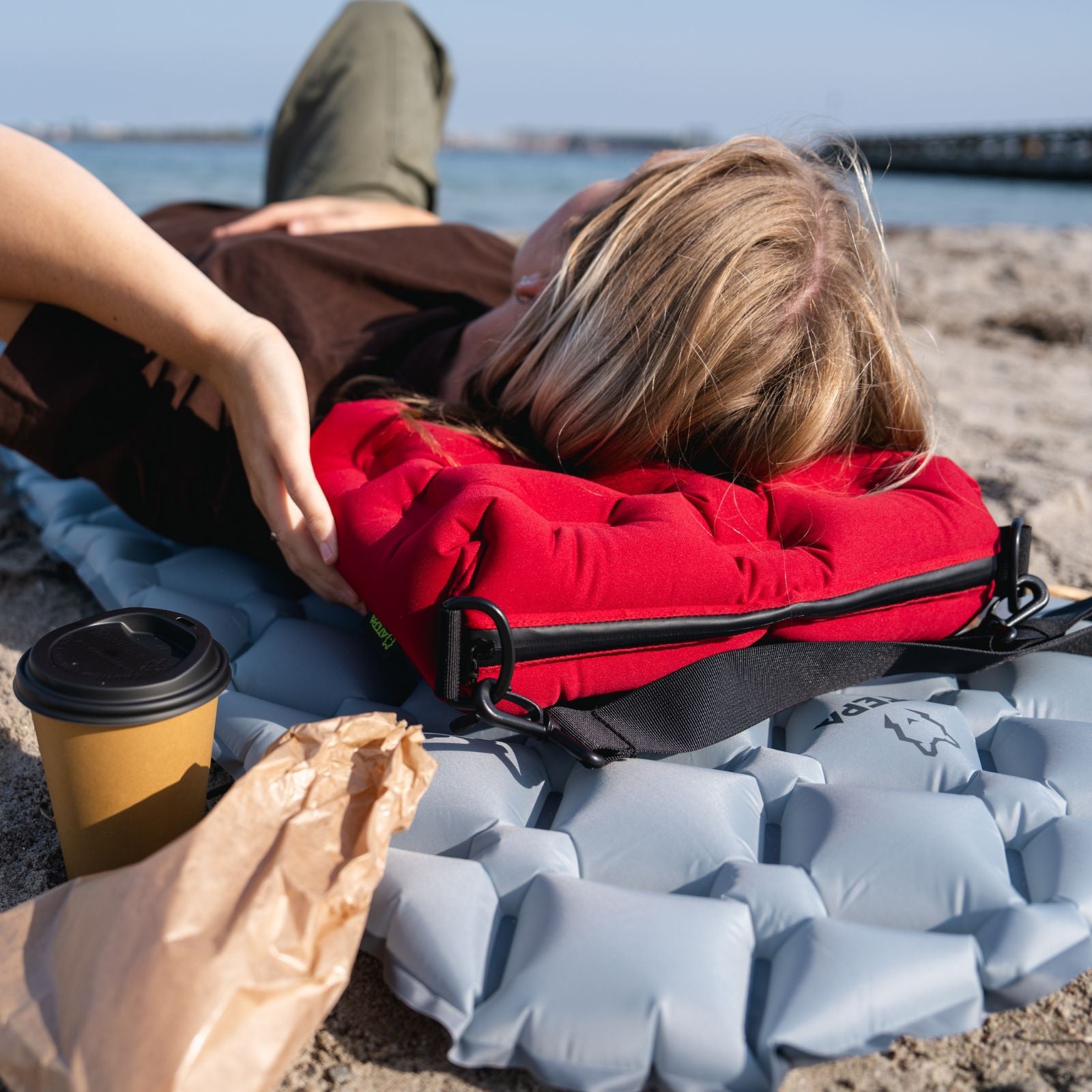 Lightweight messenger bag by Unitymarts